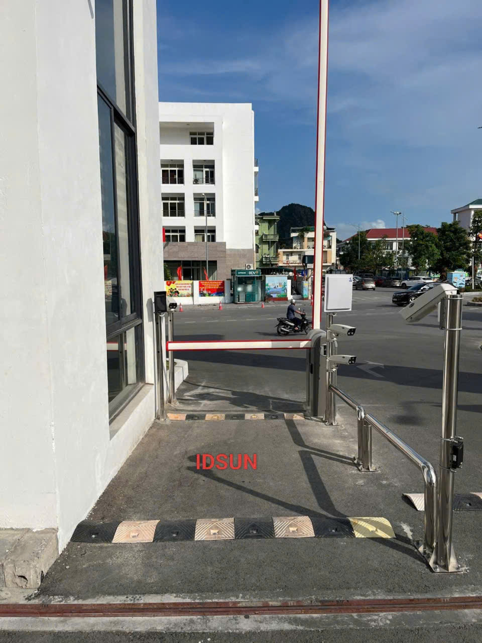 lap-dat-barrier-tai-quang-ninh-1