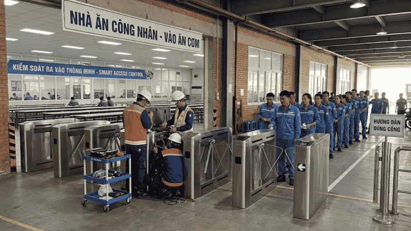 lắp cổng flap barrier cho khu công nghiệp