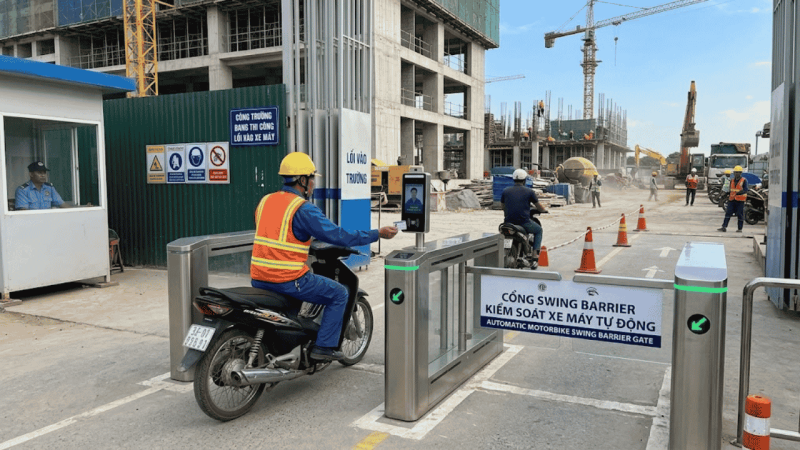 cổng swing barrier cho kiểm soát xe máy